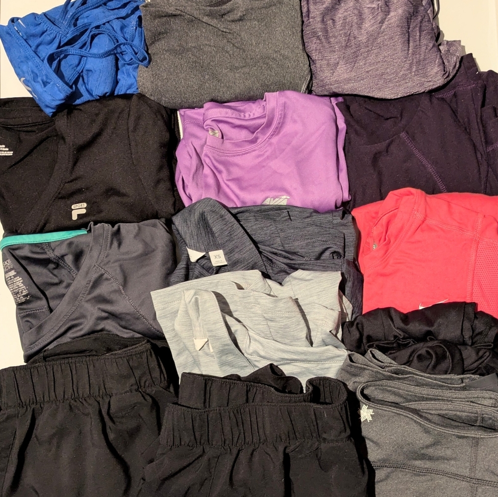 14 Althetic Pieces Adidas, Tek Gear, Fila, Avia, Nike, Lululemon, Hot Chillys + - Picture 1 of 6